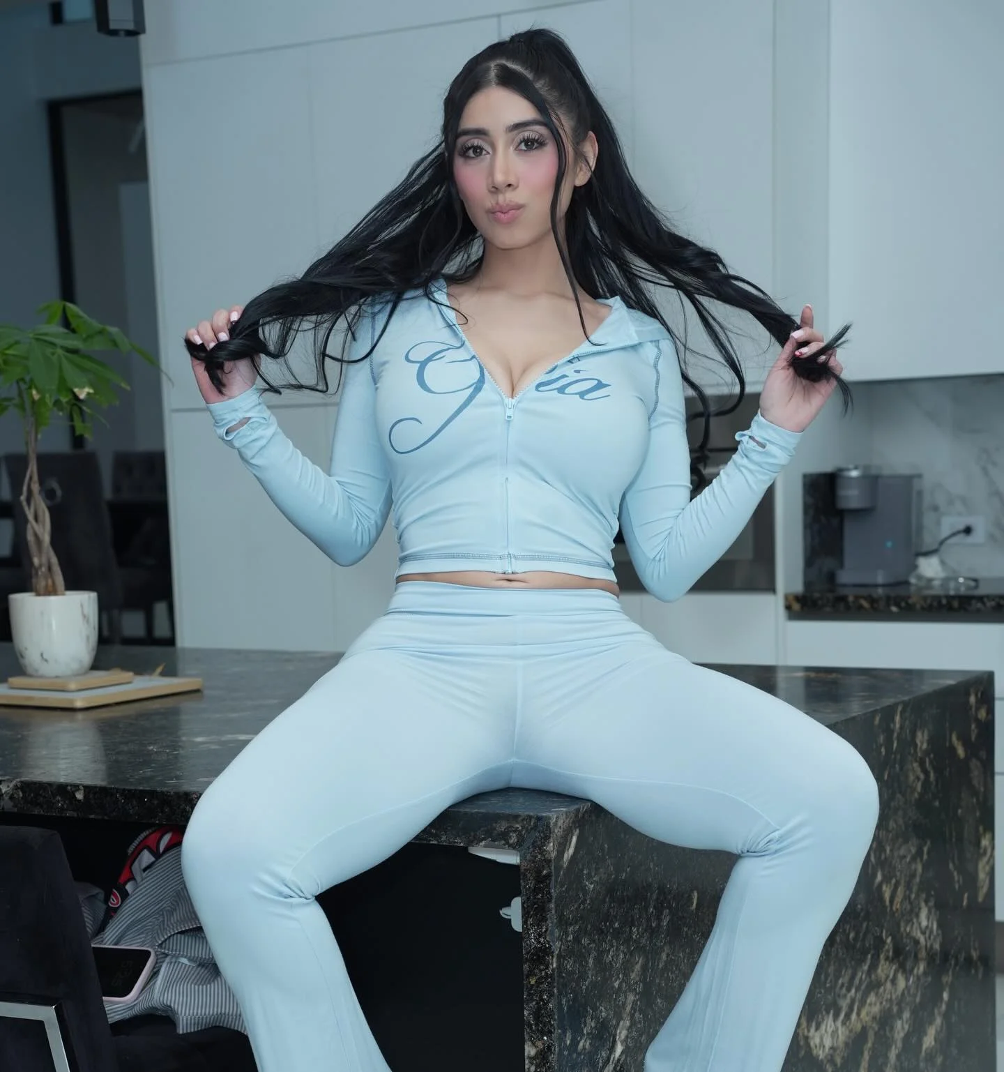 Violet Myers photo 4