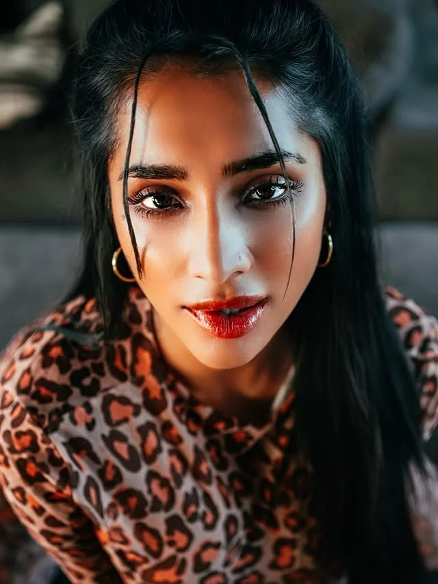 Yasmina Khan photo 2